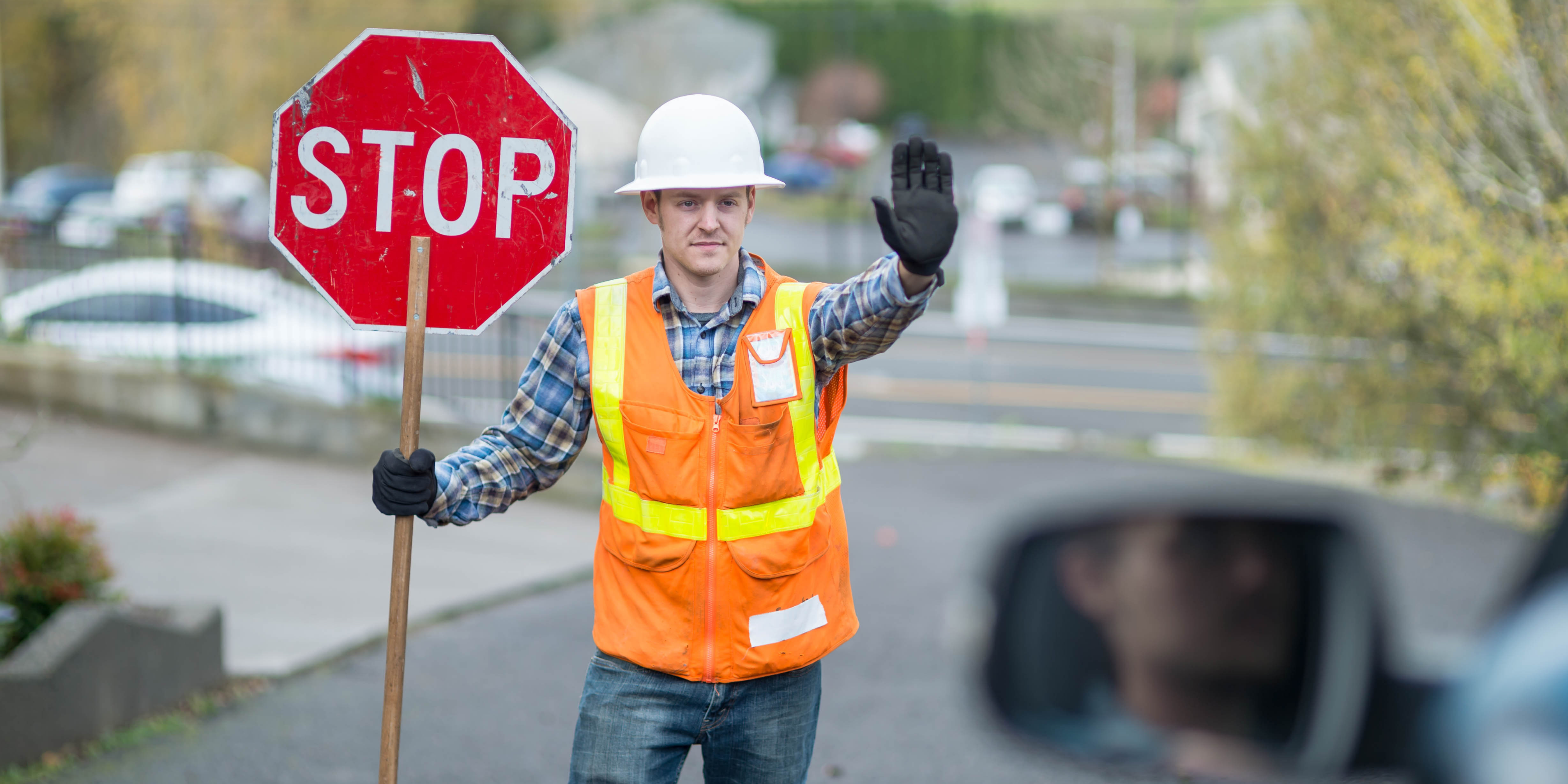 Homme effectuant la circulation